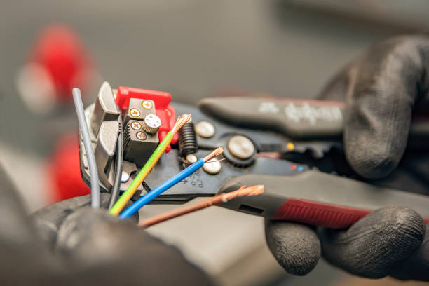 Best Electrical Installation Contractor  in Carpentersvle, IL